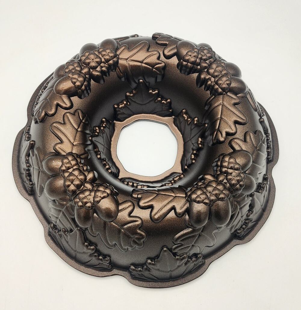 Nordic Ware Fall Harvest Autumn Wreath Bundt Cake Pan 10 Cup Non-Stick EUC